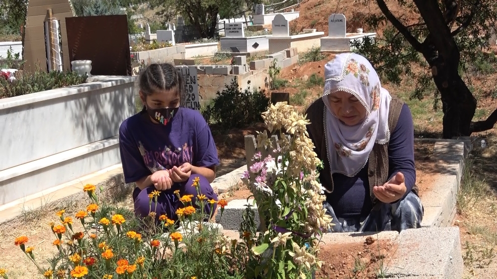 Emine Bulut’un annesi: 
