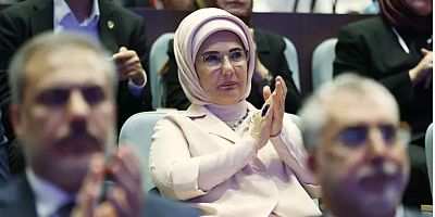 Emine Erdoğan, AK Parti'nin kuruluş yıl dönümünü kutladı