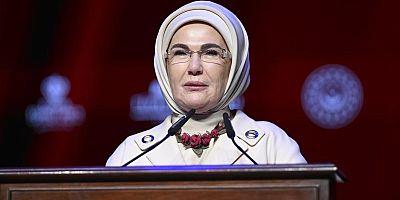 Emine Erdoğan'dan Dünya Ebeler Günü Mesajı