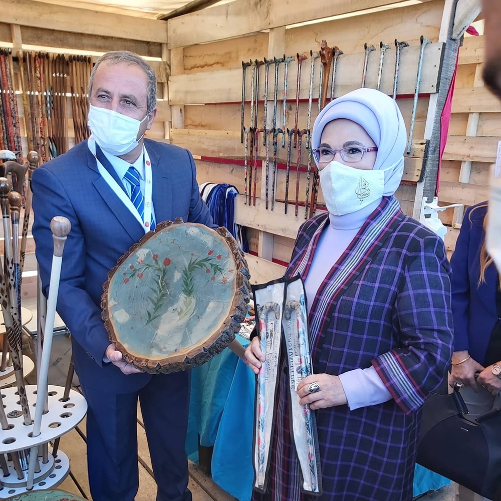 Emine Erdoğan’dan, atık malzemelerden yapılan ürünlere büyük ilgi