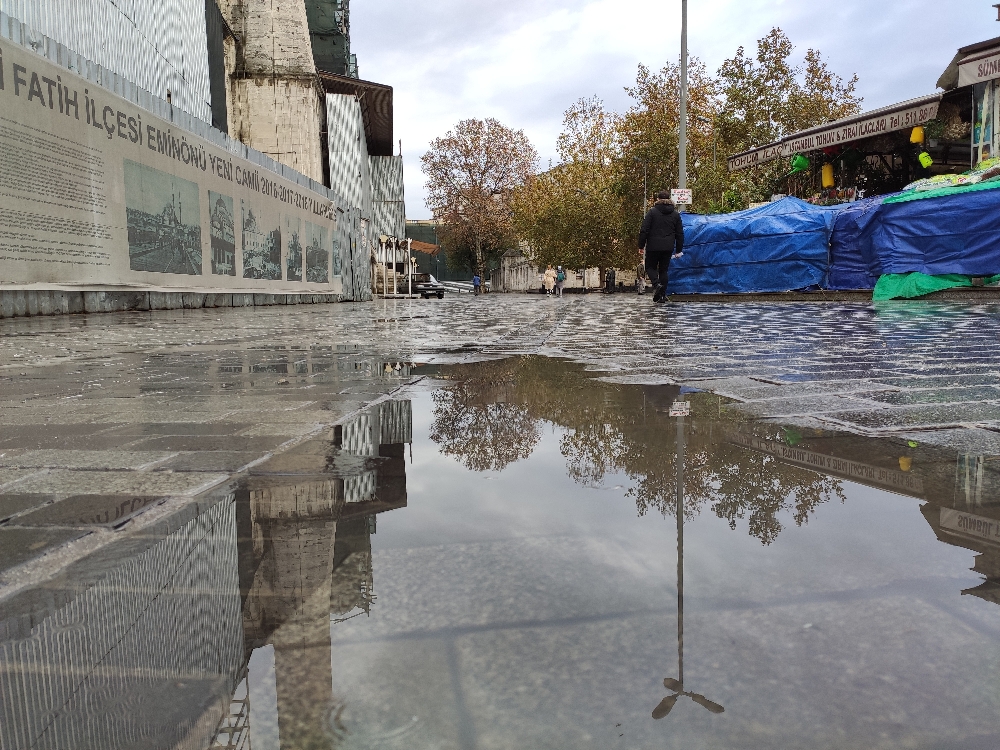 Eminönü Meydanı boş kaldı