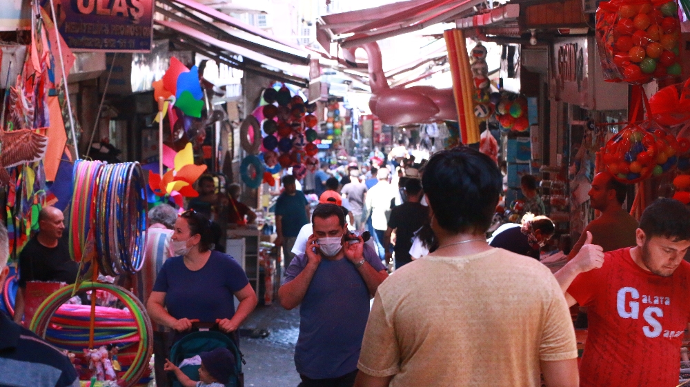 Eminönü’nde bayram öncesi hareketlilik