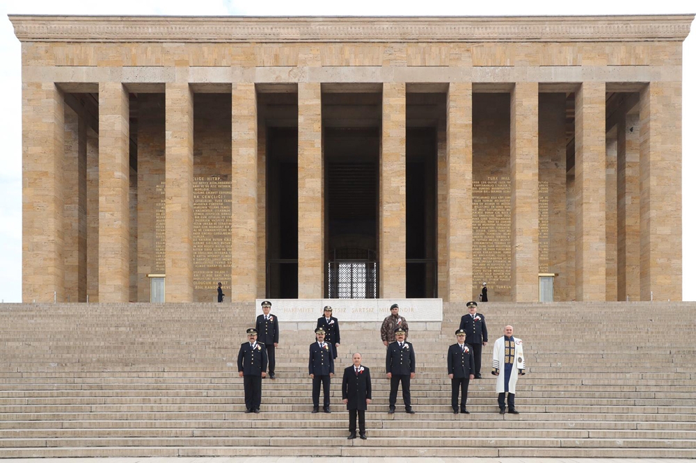 Emniyet Genel Müdürü Aktaş, Anıtkabir’i ziyaret etti