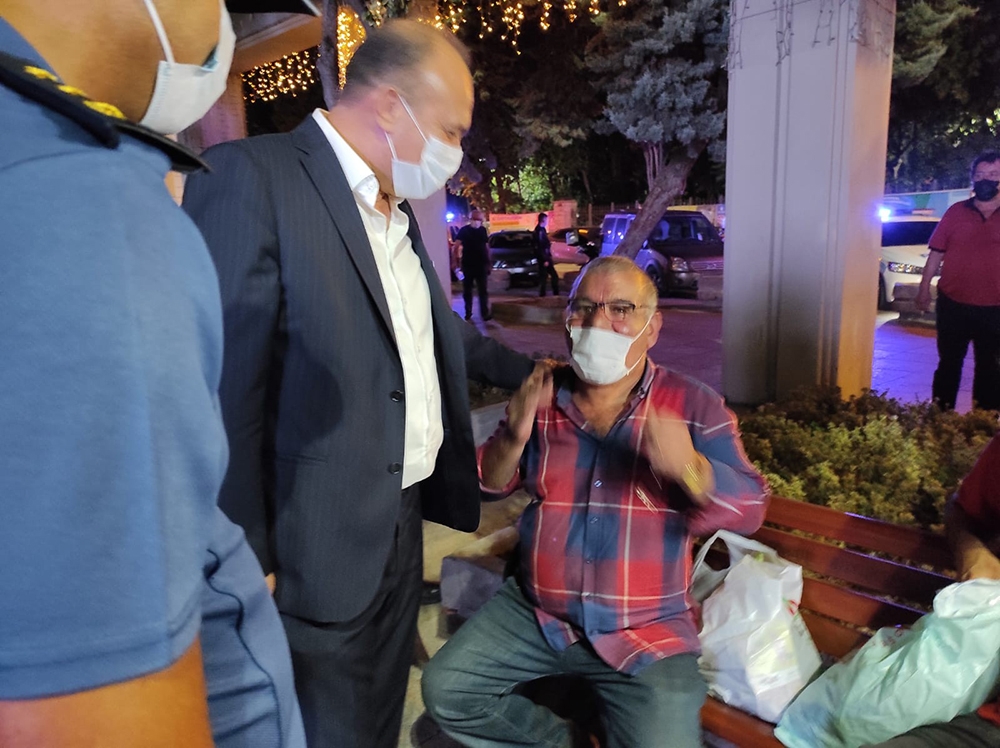 Emniyet Müdürü operasyona katıldı, vatandaşları virüse karşı uyardı