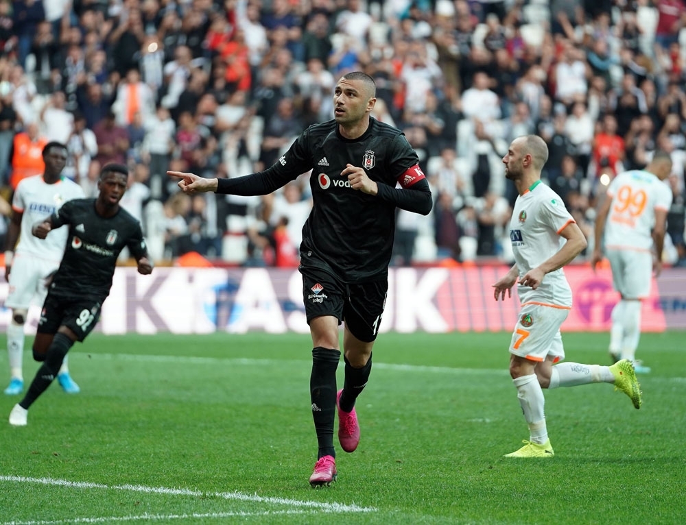 Emniyetten Ünlü Futbolcunun Çakar Kullanmasına İlişkin Açıklama