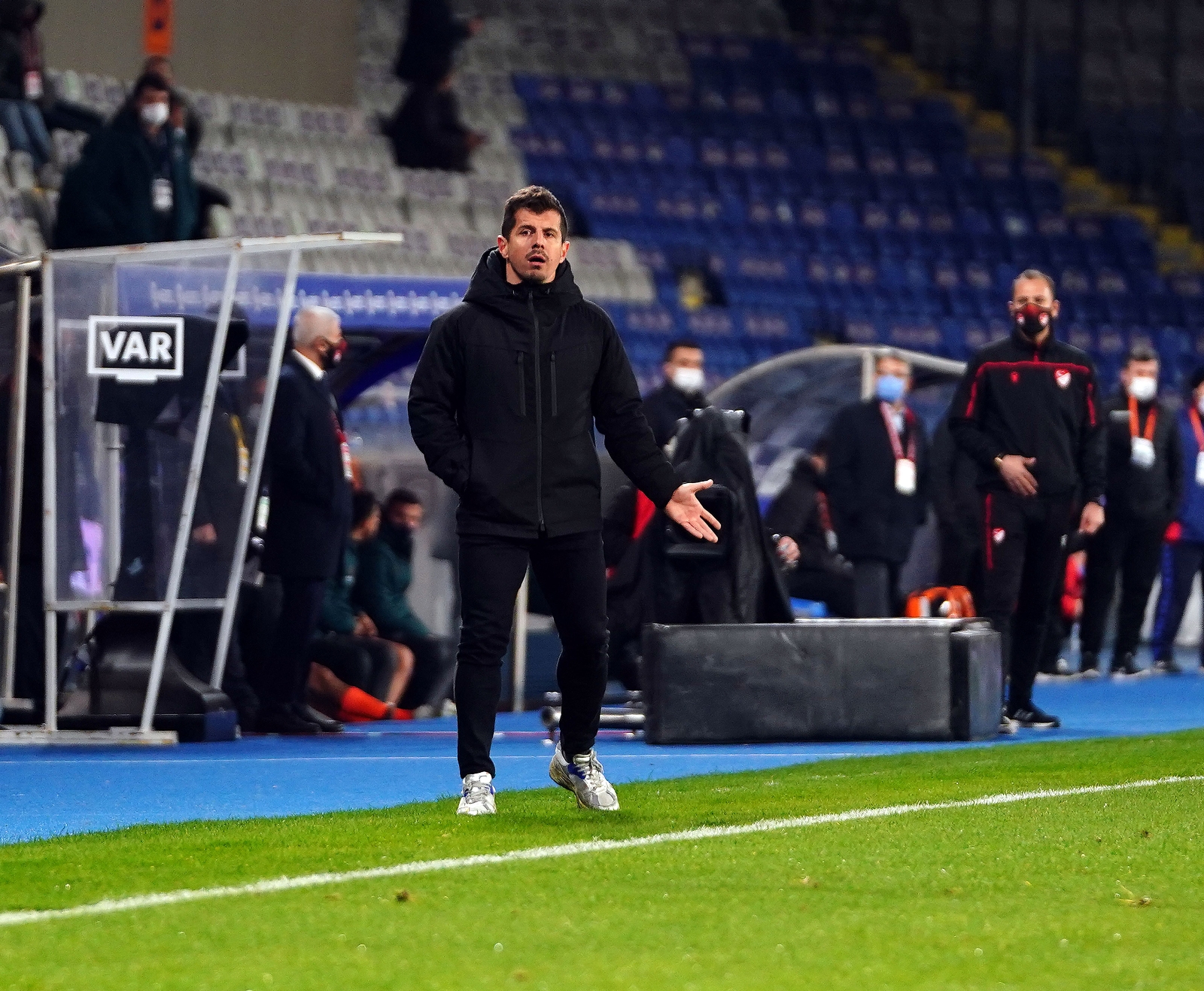 Emre Belözoğlu: 