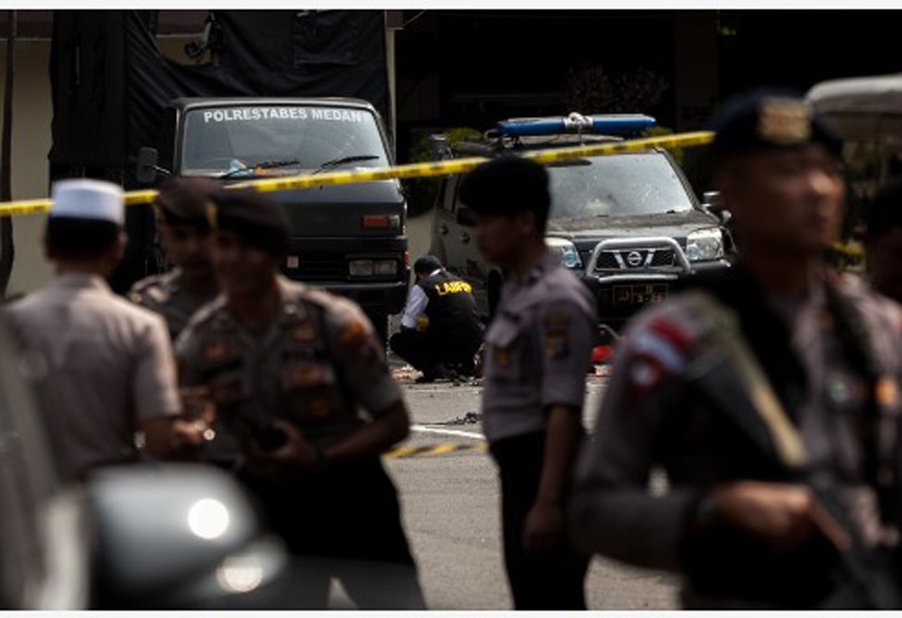 Endonezyada Canlı Bomba Saldırısı: 6 Yaralı