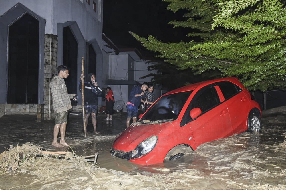 Endonezya’da sel felaketi: 15 ölü, 46 kayıp