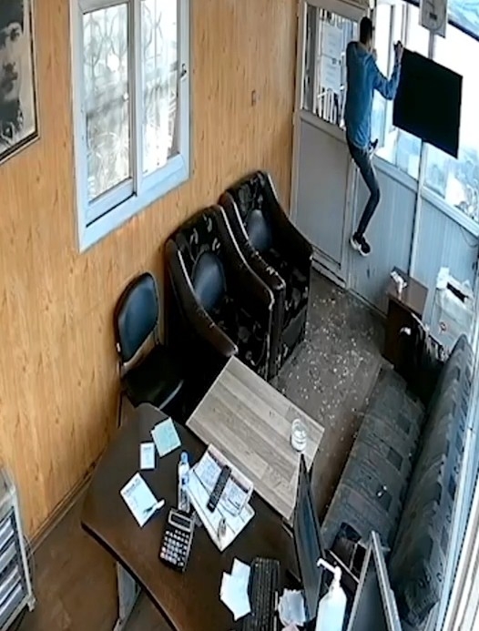 Engel tanımayan hırsız kamerada