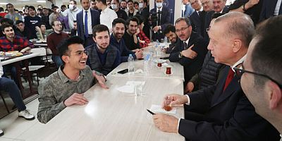 Erdoğan öğrencilerle iftarda bir araya geldi