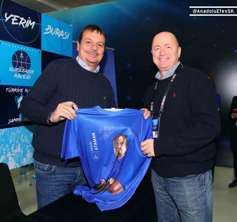 Ergin Ataman’dan TEGV için bağış etkinliği