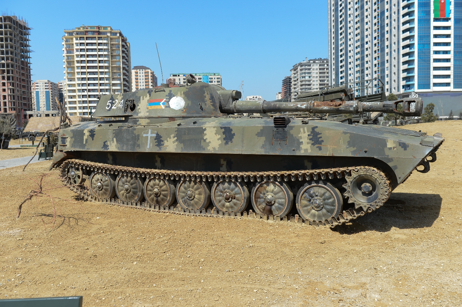 Ermenistan ordusundan ele geçirilen askeri araçlar Askeri Ganimet Parkı’nda sergileniyor