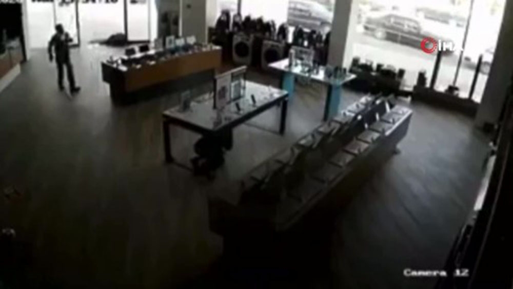Ermenistan’ın Berde’de sivillere füzeyle saldırdığı anlar kamerada