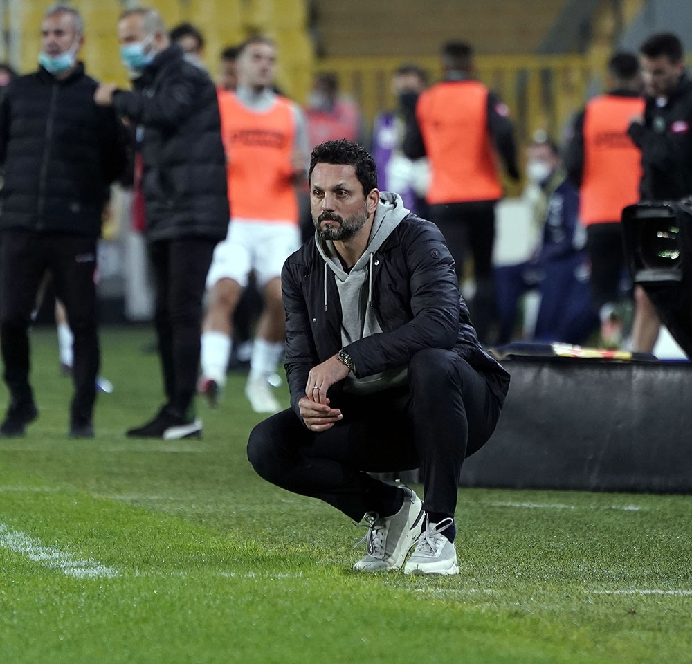 Erol Bulut, Beşiktaş’a karşı ilk galibiyetinin peşinde
