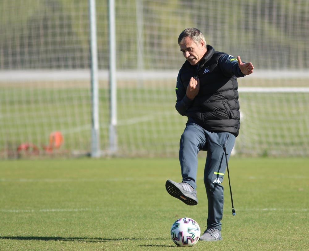Ersun Yanal: 
