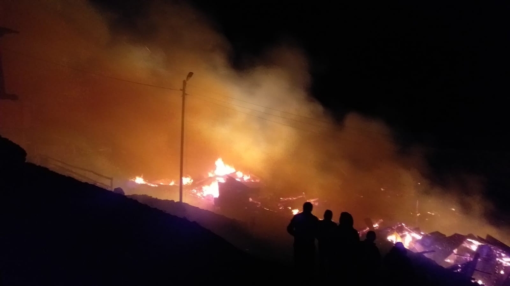 Erzurum’da feci yangın: 10 ev 6 ahır kül oldu