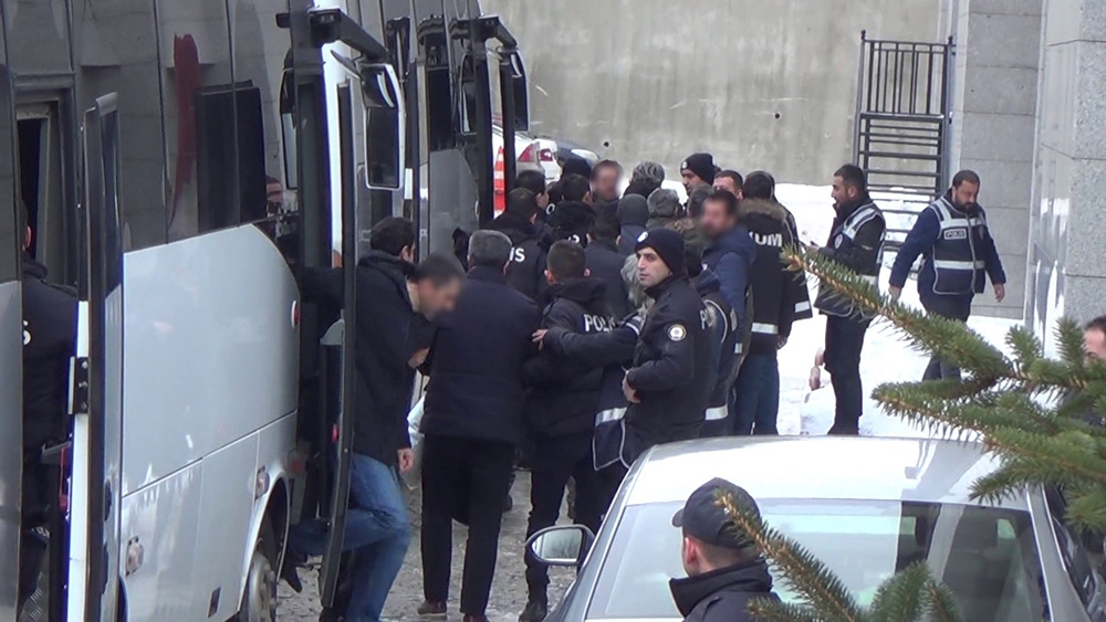 Erzurum’da FETÖ operasyonu: 17 polis memuru gözaltına alındı