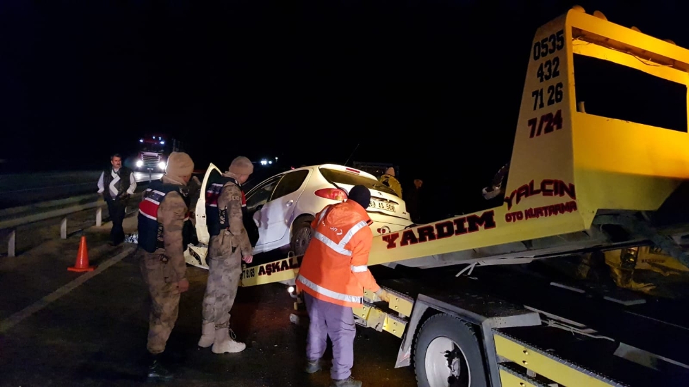 Erzurumda Zincirleme Trafik Kazası: 1İ Ağır 4 Yaralı