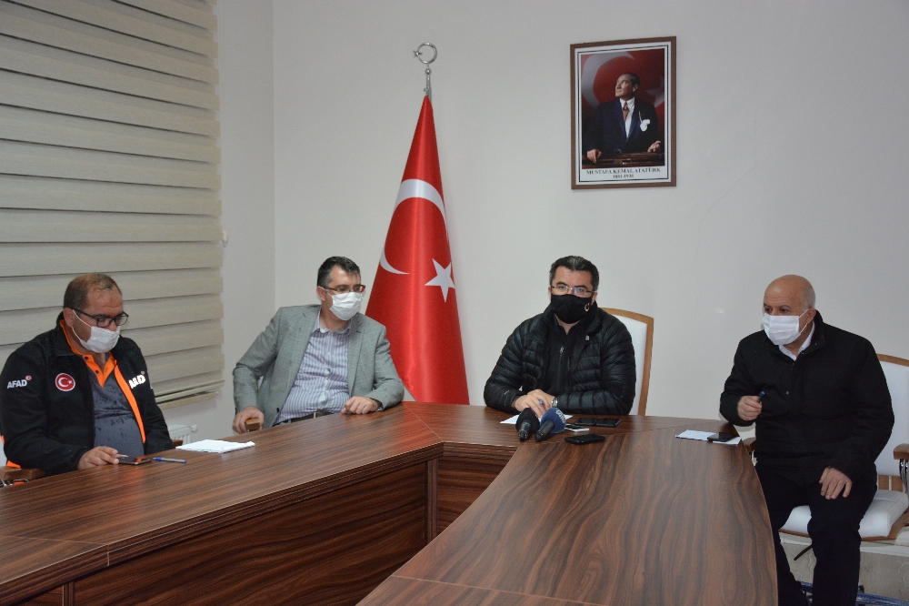 “Erzurum’dan 34 kişilik 8 AFAD ekibi Karlıova’ya yola çıktı”