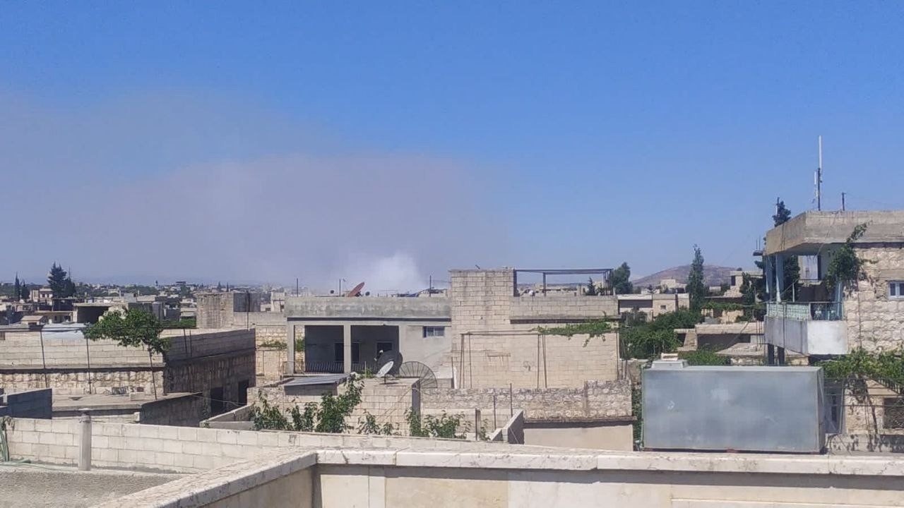 Esad rejiminden İdlib kırsalına topçu saldırısı: 2 ölü, 3 yaralı