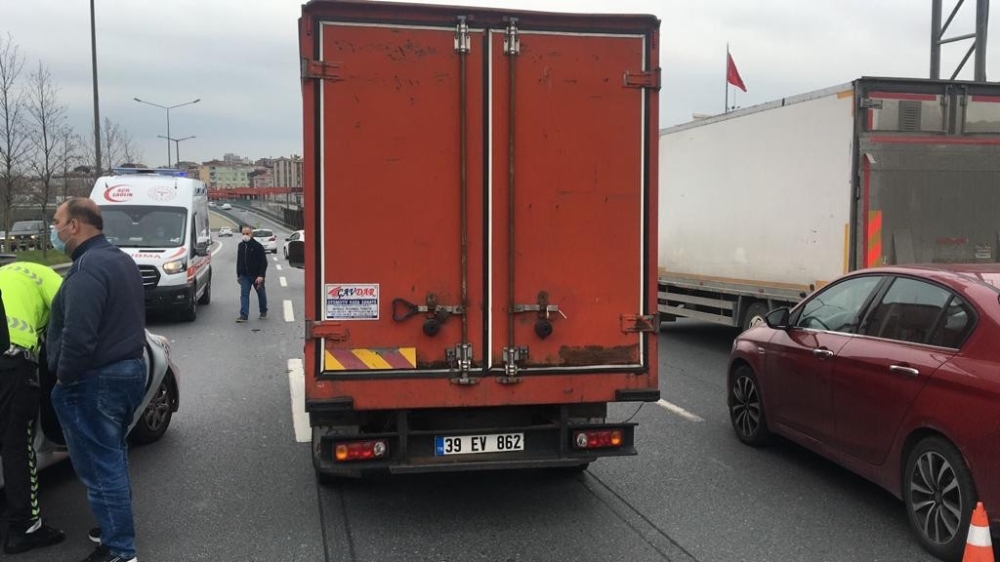 Esenlerde zincirleme kaza: Kilometrelerce araç kuyruğu oluştu