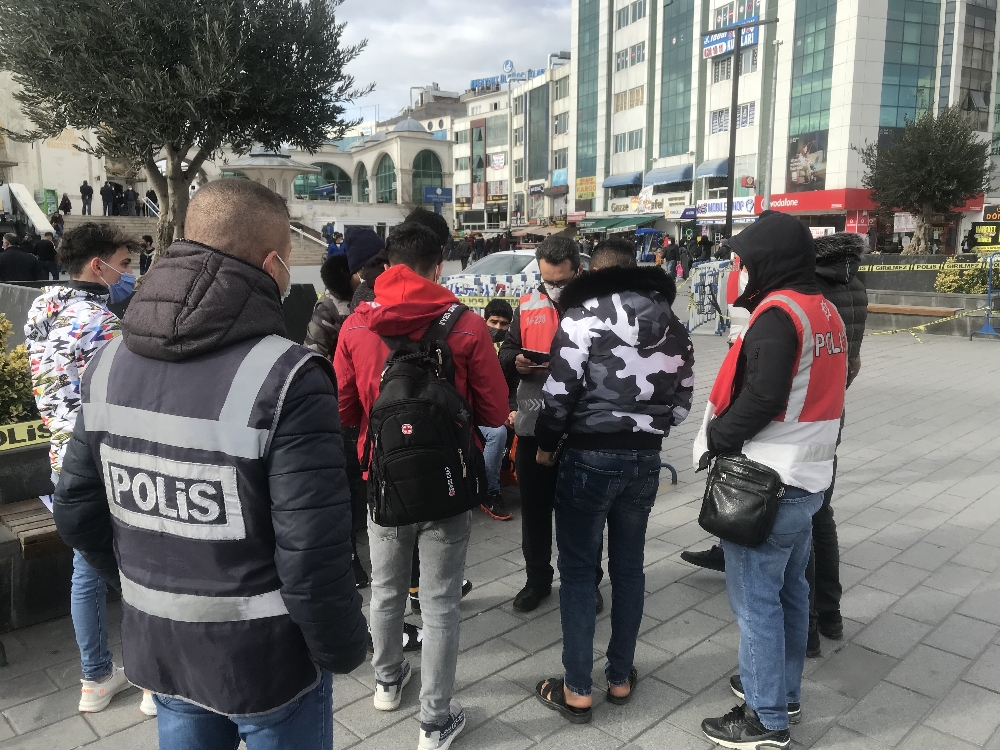 Esenyurt Meydanı’nda oturma izni olmayan yabancı uyruklulara uygulama
