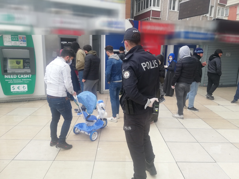 Esenyurt’ta 20 yaş altı gençlere polis uygulaması