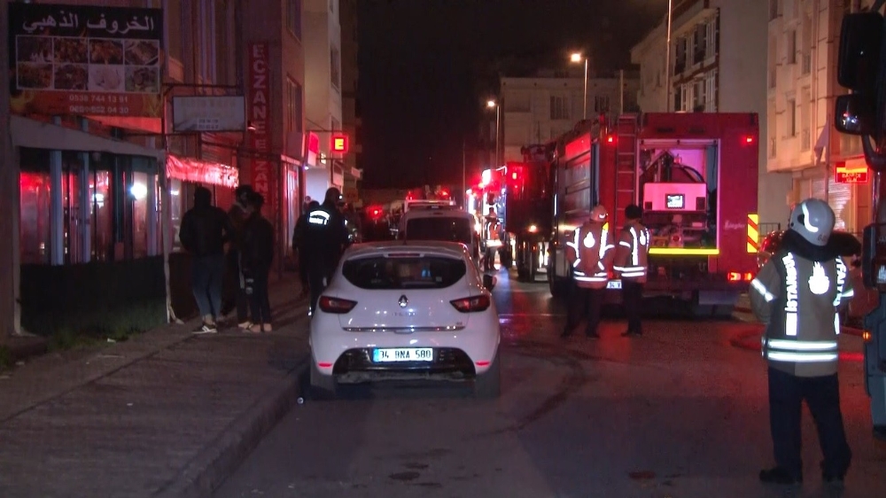 Esenyurt’ta 30 katlı binada yangın paniği