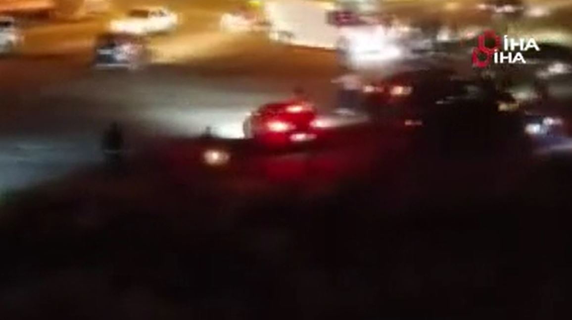 Esenyurt’ta asker uğurlamasında yol kapatıp drift yapan magandalar kamerada