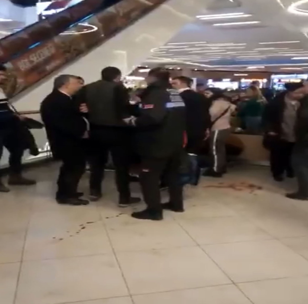 Esenyurt’ta AVM’de dehşet