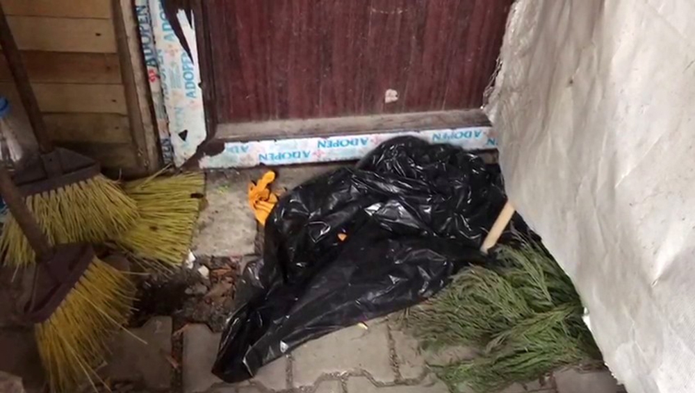 Esenyurt’ta büyük vicdansızlık, yeni doğan bebeği sokağa attılar