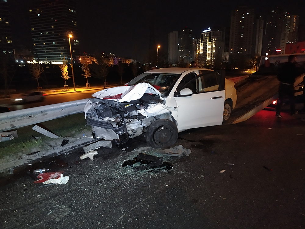 Esenyurt’ta feci kaza: 2’si ağır 5 yaralı