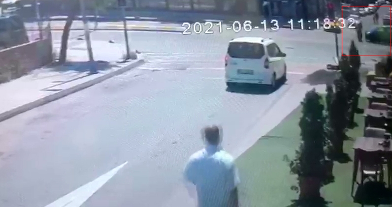 Esenyurt’ta feci kaza güvenlik kamerasında