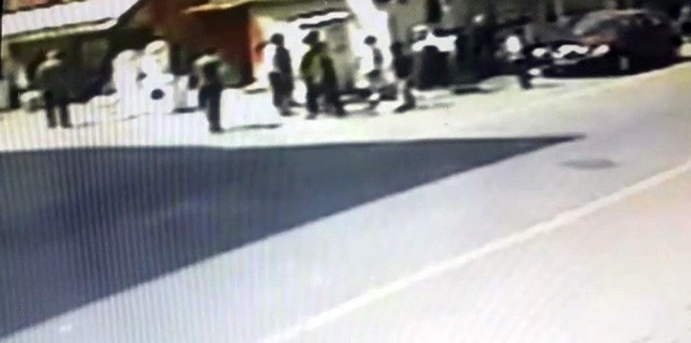 Esenyurt’ta gençlerin yumruklu kavgası