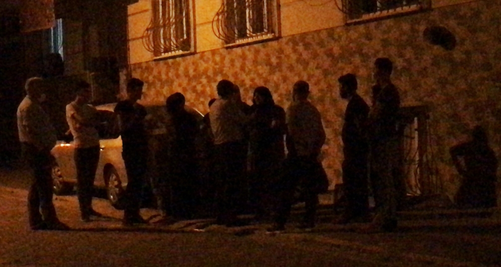 Esenyurt’ta iki aile arasında silahlı kavga: 2 yaralı