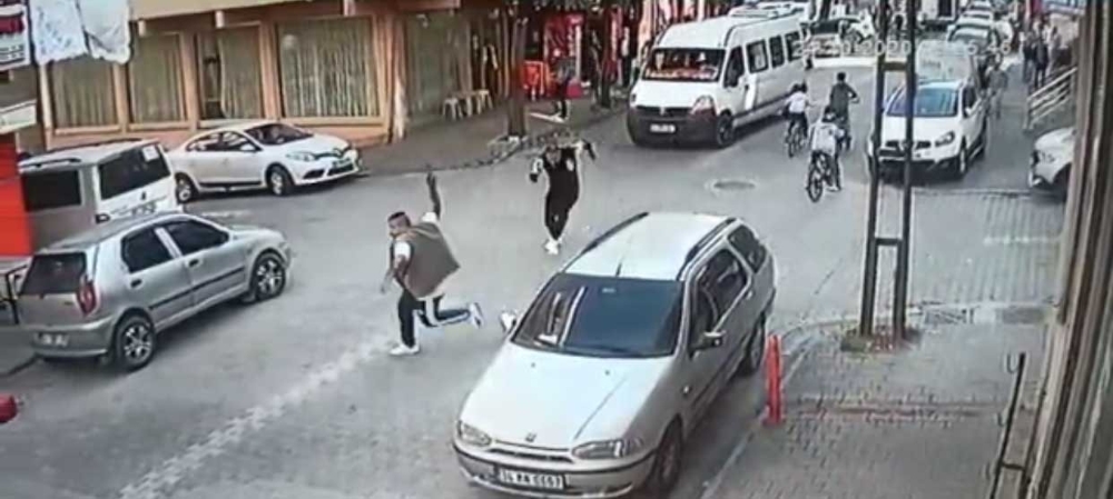 Esenyurt’ta iş yerlerini haraca bağlamaya çalışan suç makinesi yakalandı