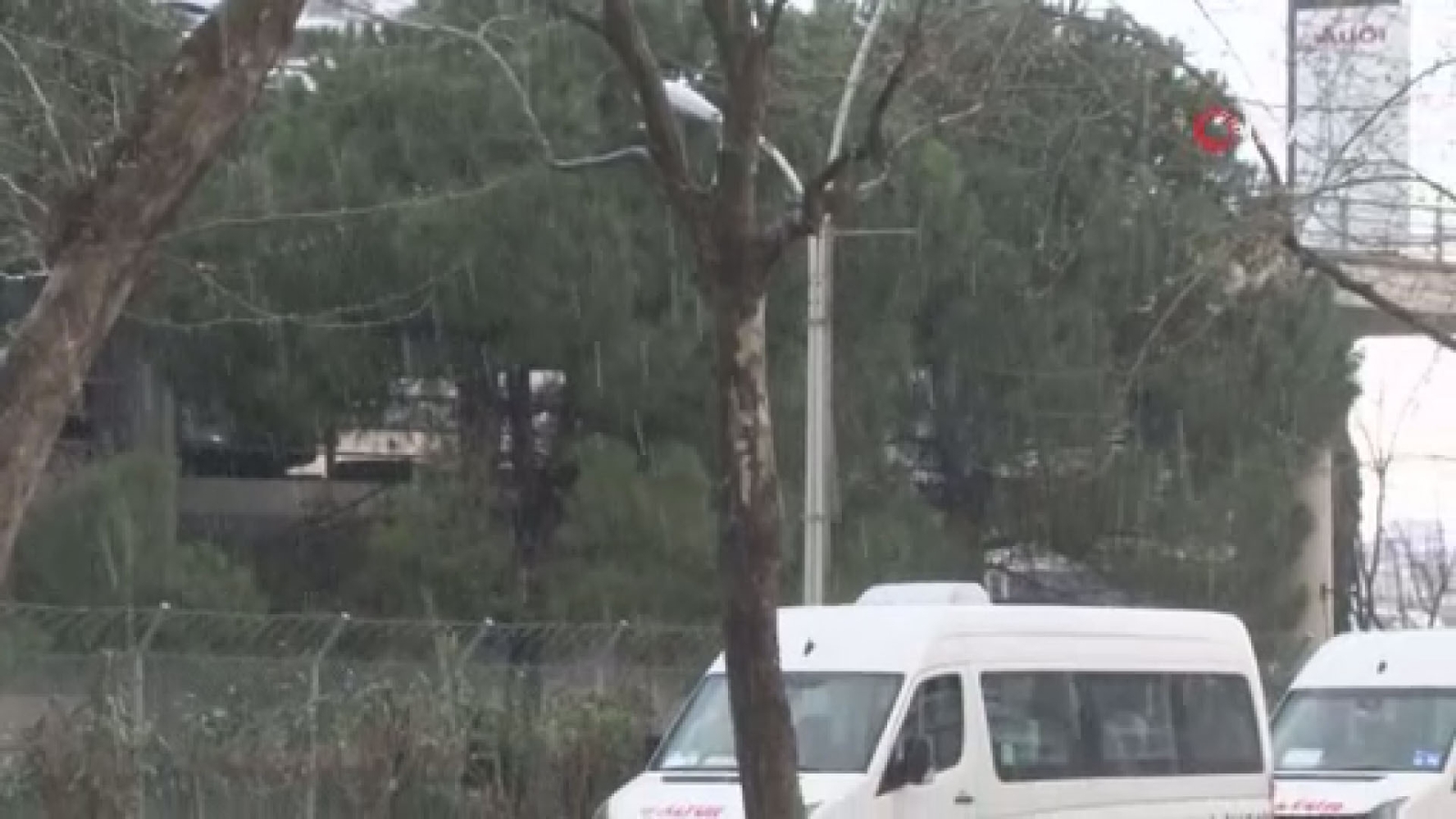 Esenyurt’ta kar yağışı