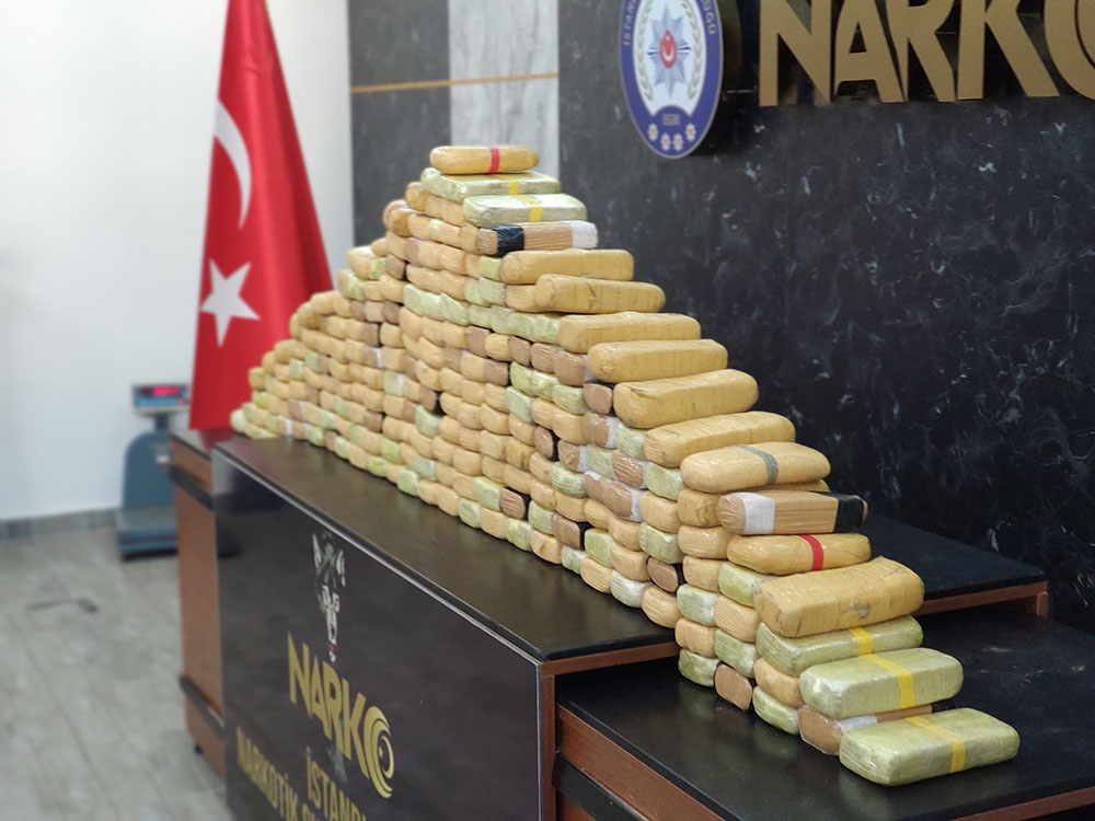 Esenyurt’ta kilere gizlenen 113 kilogram eroin ele geçirildi