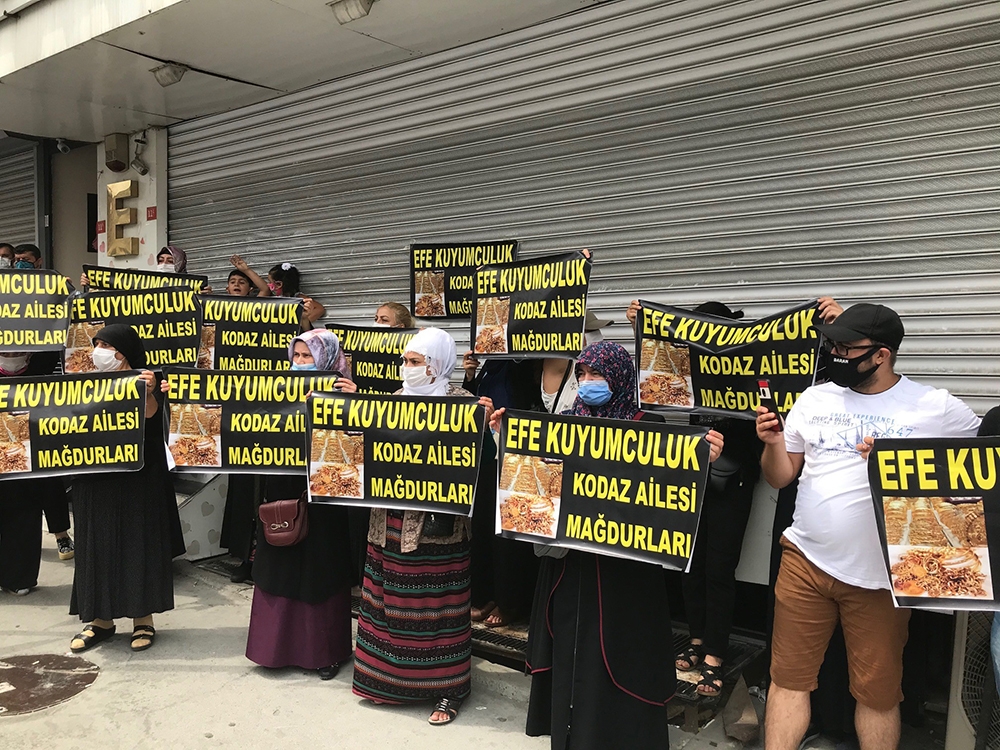 Esenyurt’ta kuyumcu mağdurları bir kez daha eylem yaptı