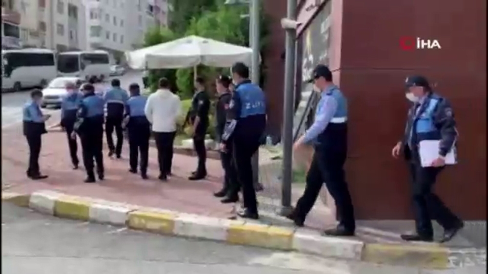 Esenyurt’ta ruhsatsız taksi durakları mühürlendi