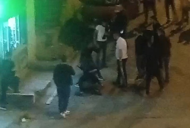 Esenyurt’ta sokak ortasında feci dayak