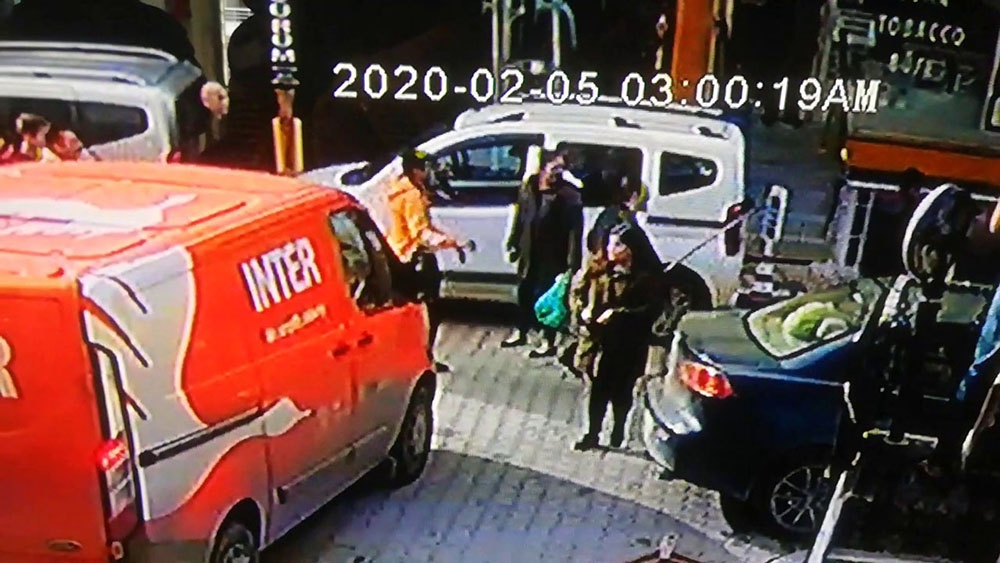 Esenyurt’ta, tahta süpürge sapıyla kavga