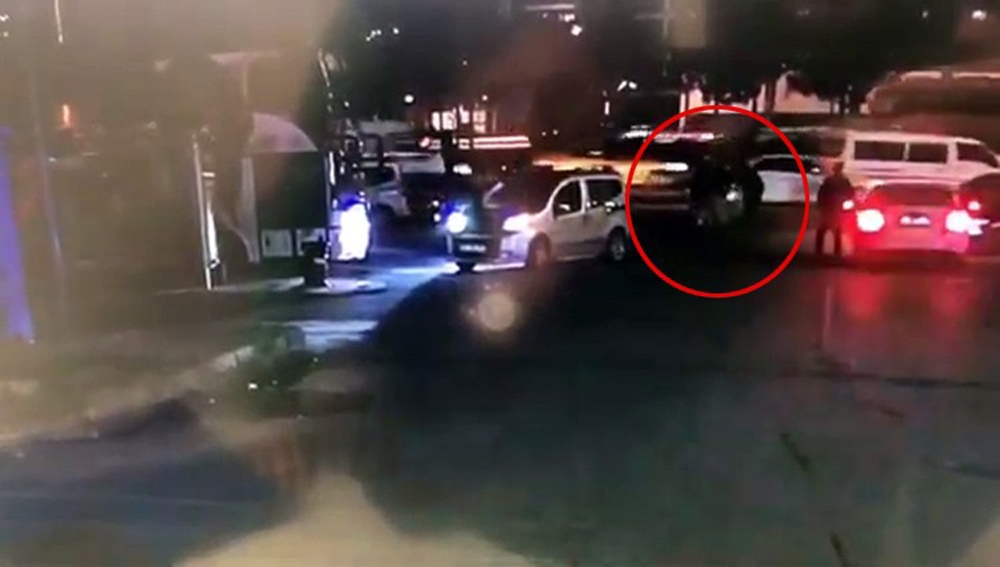 Esenyurt’ta TEM’de trafik kavgası kamerada