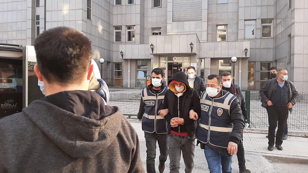 Eşini boğarak öldüren zanlı: “Alkollüydüm hatırlamıyorum”