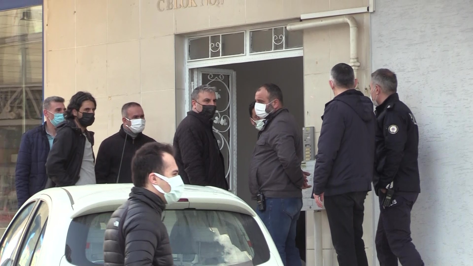 Eşini öldürdü, direndi, silahla ateş açtı....Özel harekatın film gibi operasyonuyla yakalandı