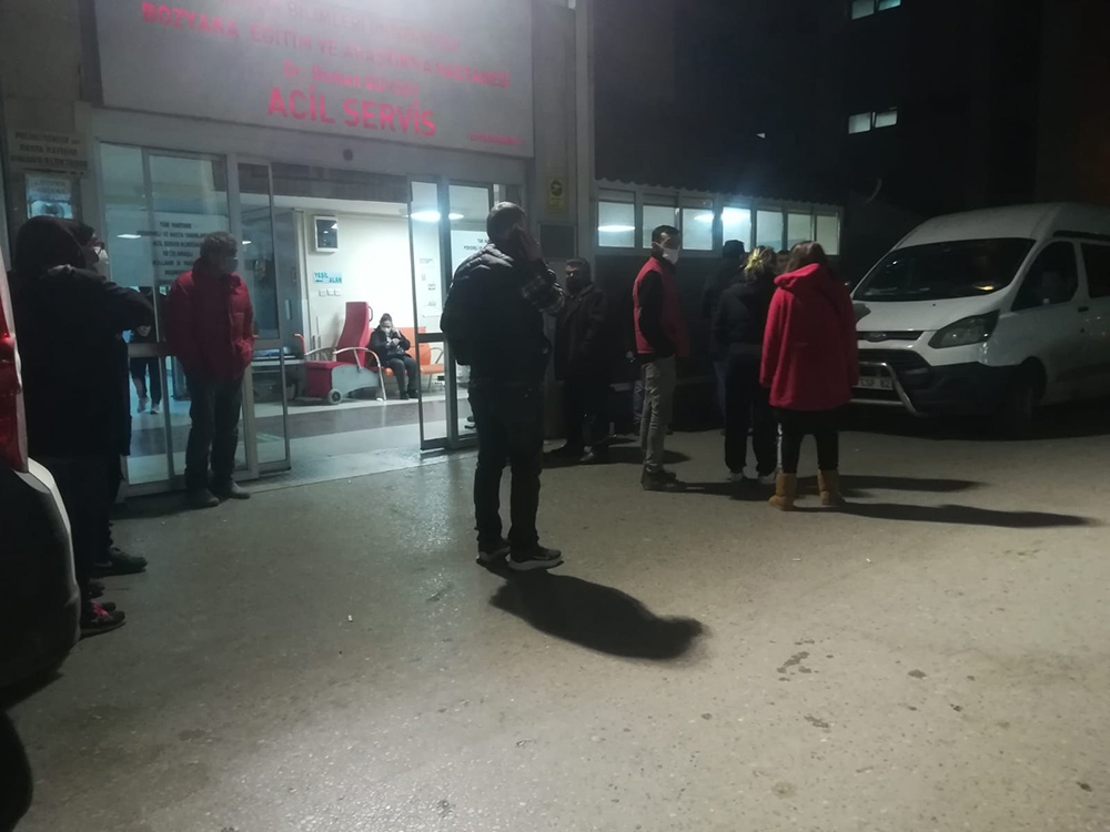 Eşiyle sokakta yürürken silahlı saldırıya uğrayan şahıs hayatını kaybetti