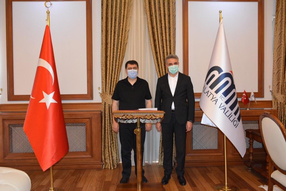 Eski makamına bu kez ziyaretçi olarak geldi