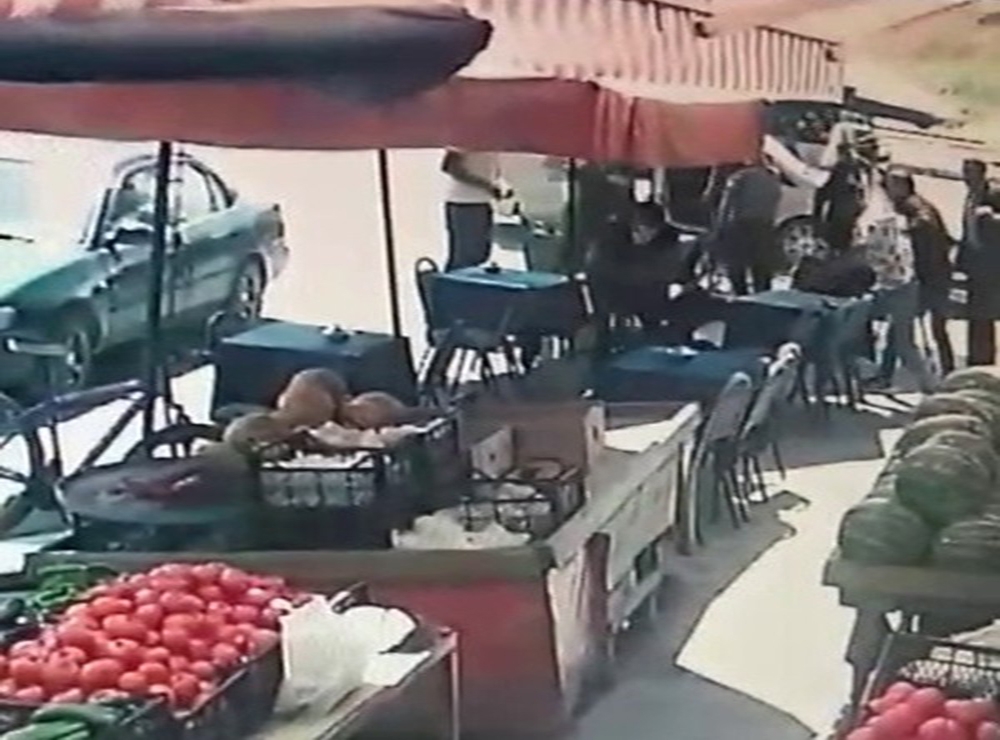 Eski muhtara tekmeli yumruklu saldırı