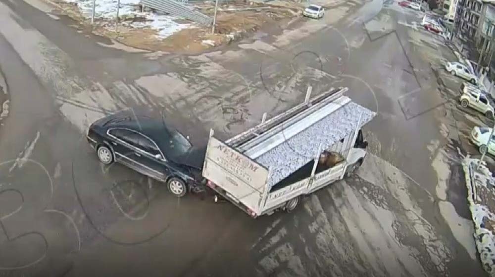 Eskişehir, Kütahya ve Afyon’daki trafik kazaları kamerada