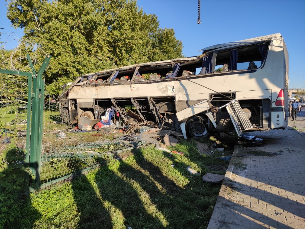 Eskişehir’de feci kaza: 2 ölü, 12 yaralı